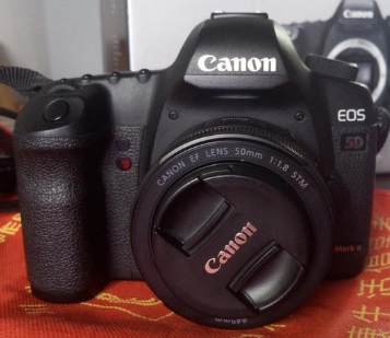佳能5D2加STM小痰盂原电原充有包装套出